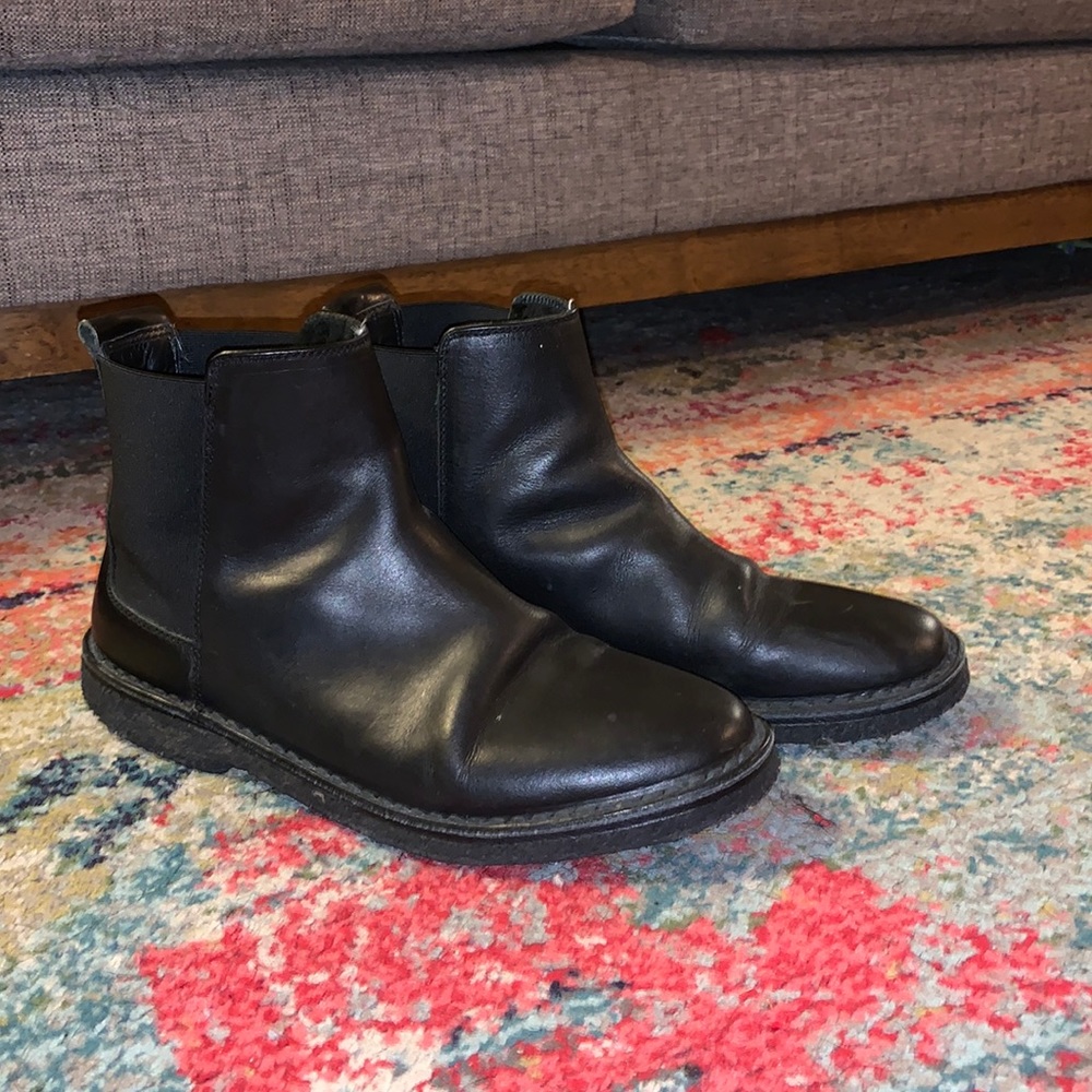 VINCE Cody Shearling lined Leather Chelsea Boots made in Italy